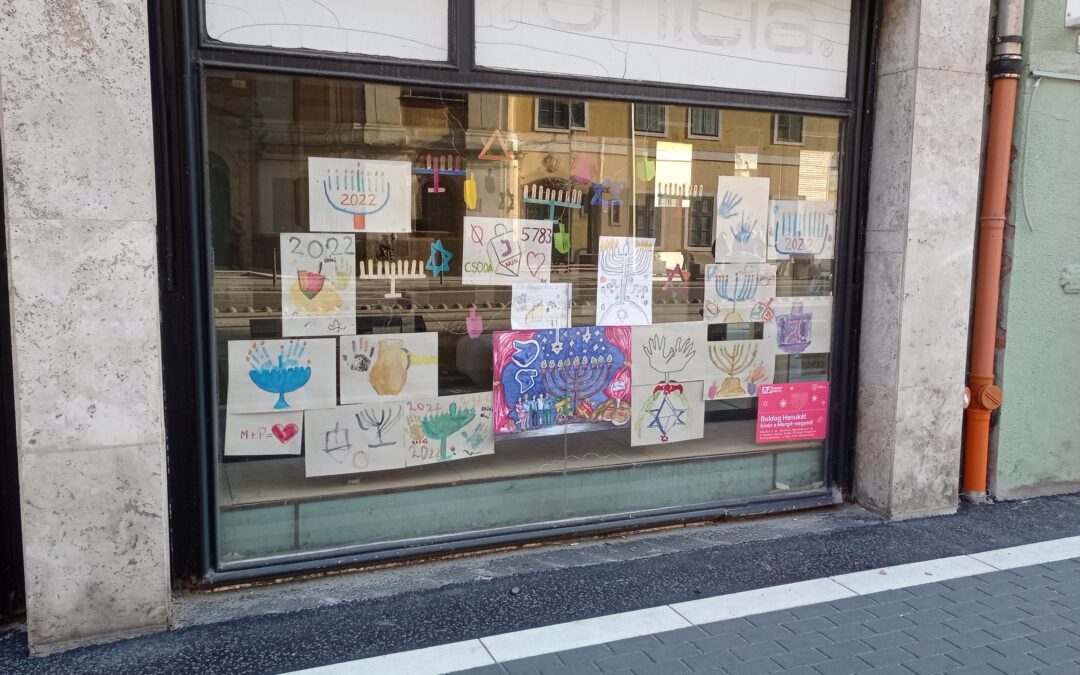 Hanukai kirakatot készítettünk a második kerületben!